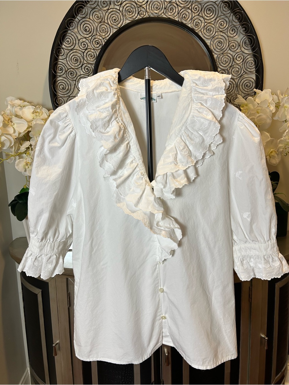 Women's White Ruffle V-Neck Blouse with Puff Sleeves Octoberfest Bavarian sz 42